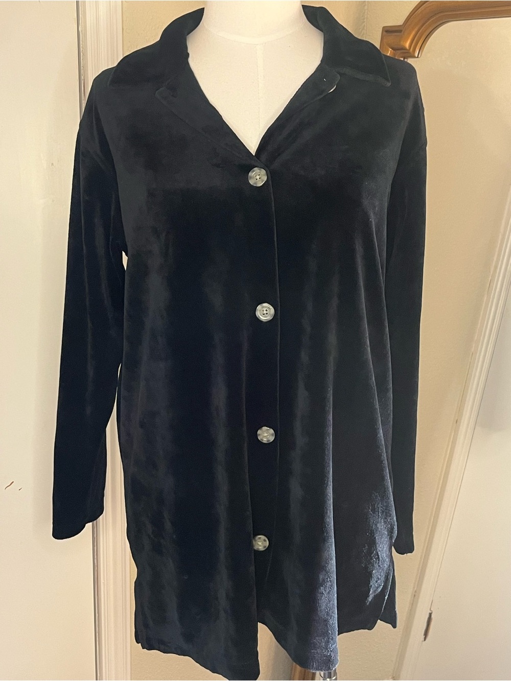 Liz Claiborne Black Velvet Button-Down Long Sleeve Top